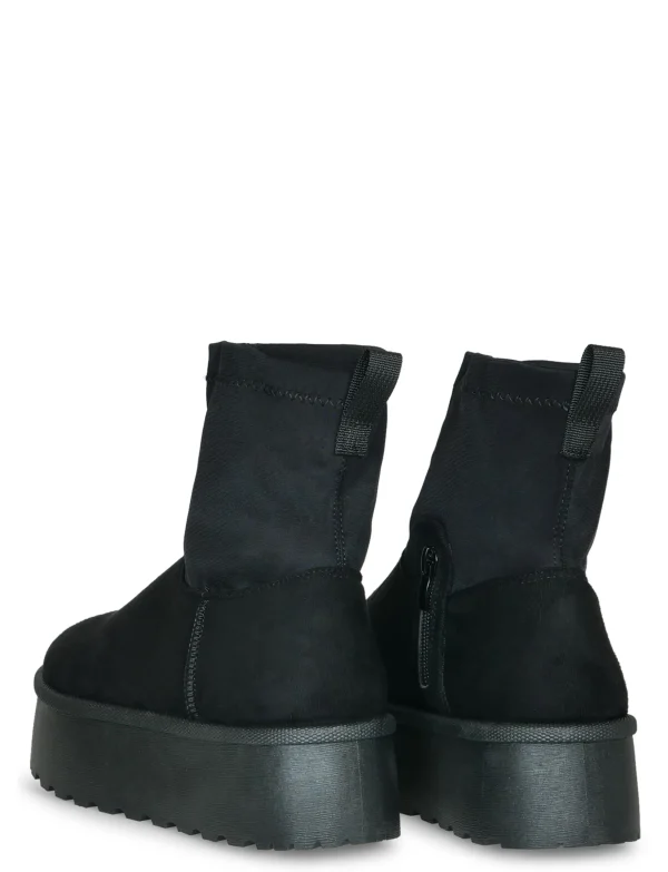 Boot Janney Zwart