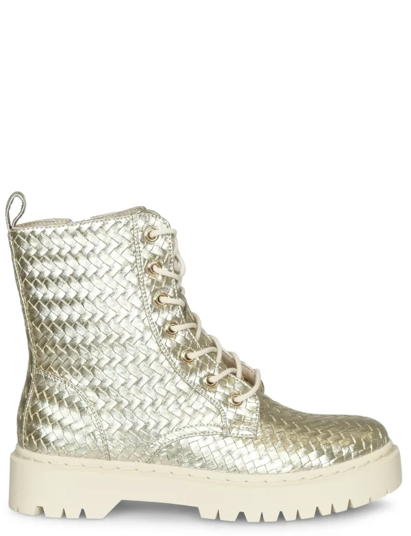 Boot Nikky Goud