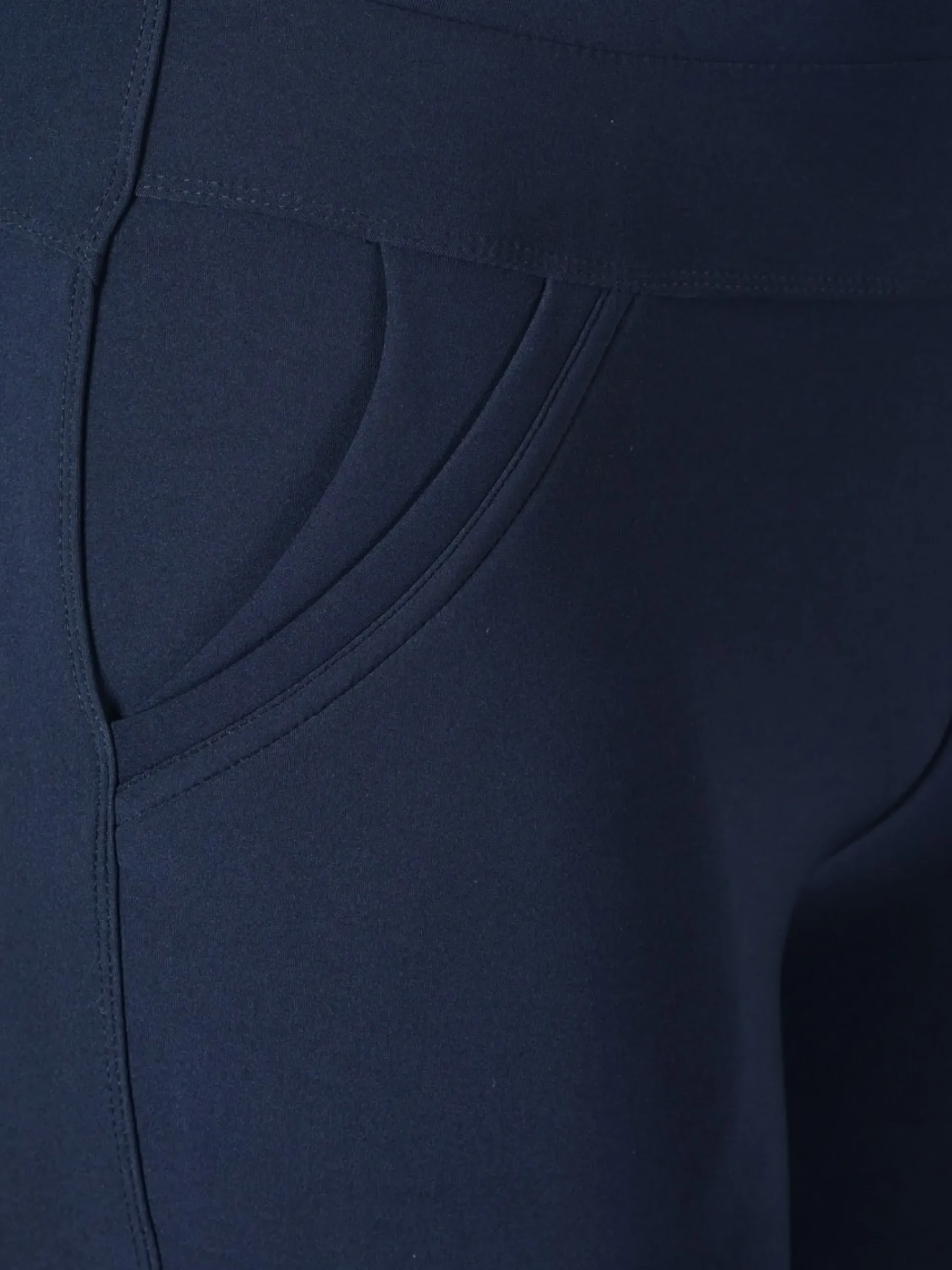 broek_tess_donkerblauw_2.webp Broek Tess Donkerblauw