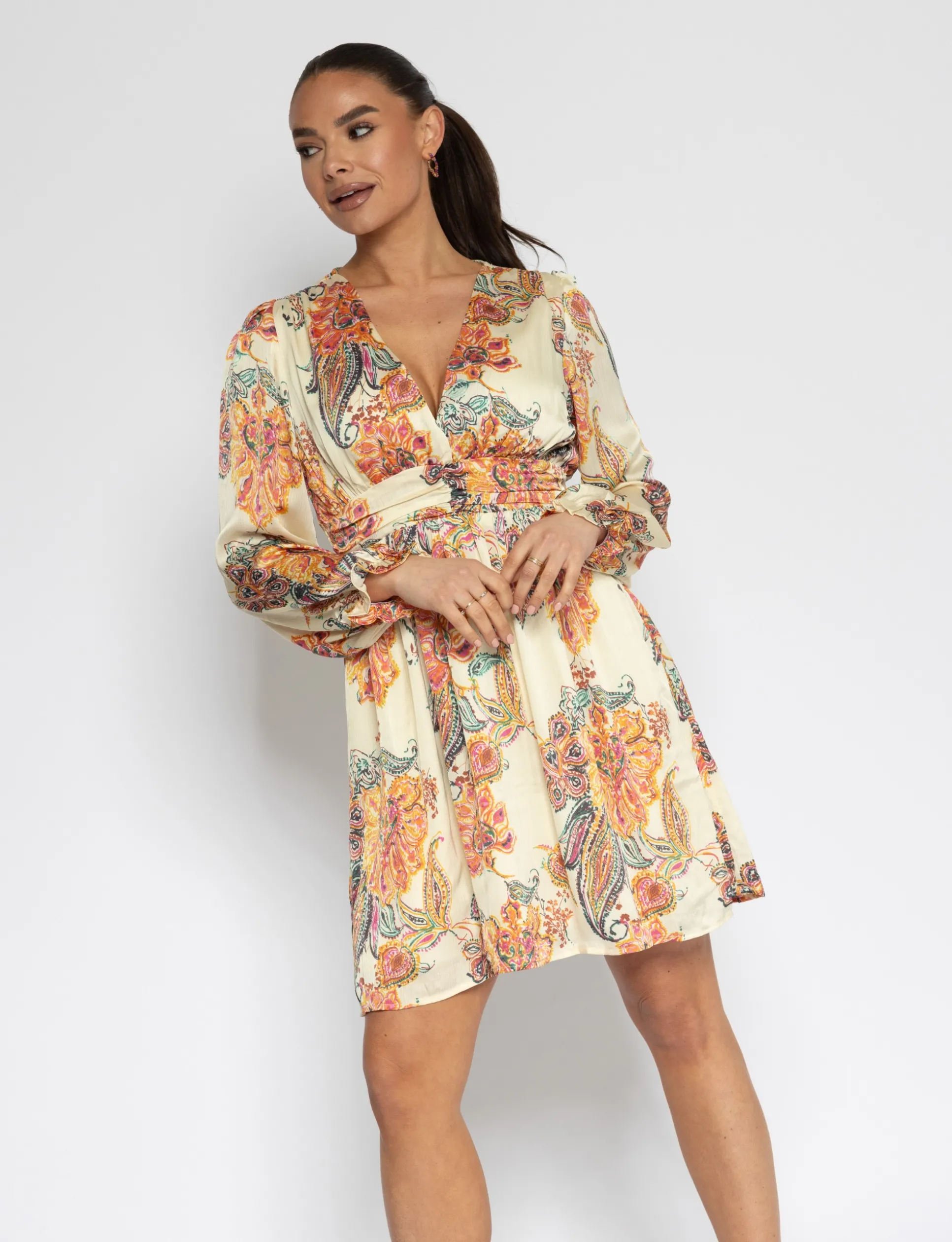 jurk_meddy_beige_2.webp Jurk Meddy Beige