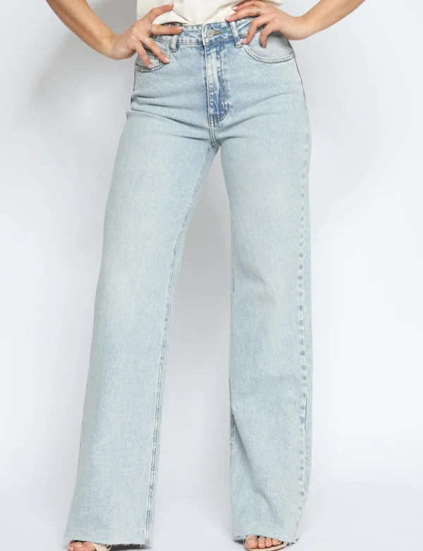 Queen Hearts | Wide leg, Straight jeans W3636 Lichtblauw