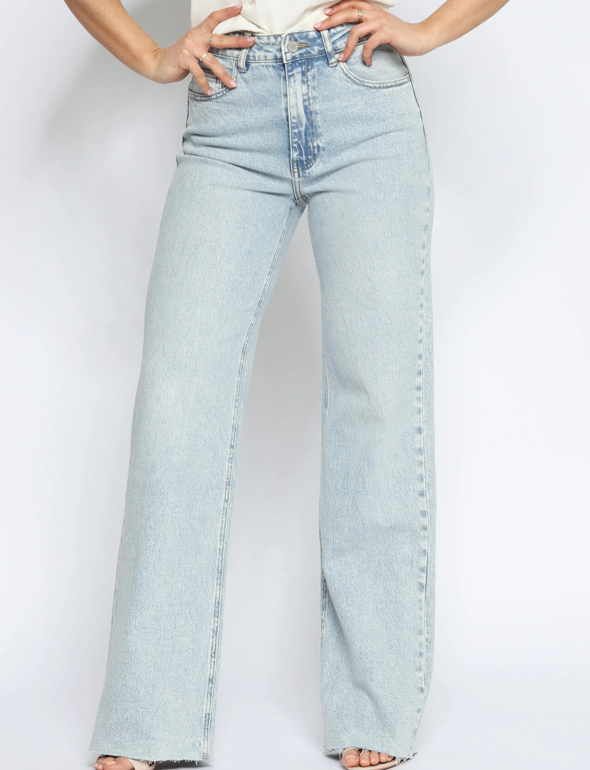 queen_hearts__wide_leg_st_0-4.webp Queen Hearts | Wide leg, Straight jeans W3636 Lichtblauw