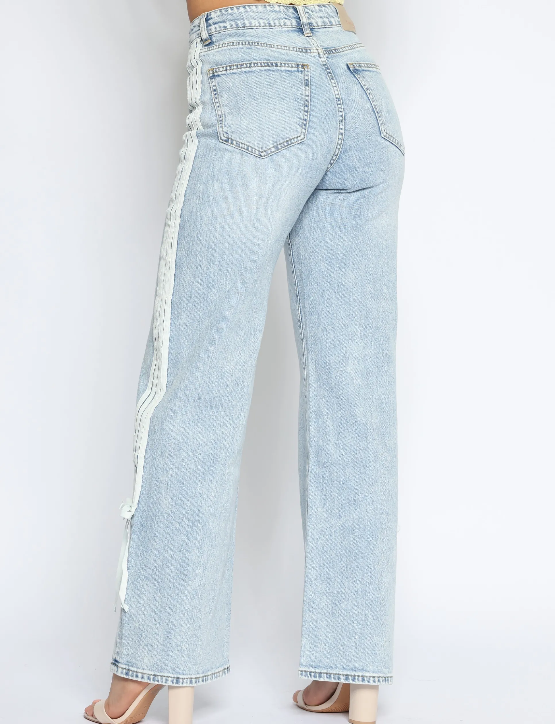 queen_hearts__wide_leg_st_1-13.webp Queen Hearts | Wide leg, Straight jeans W3761 STRE Lichtblauw