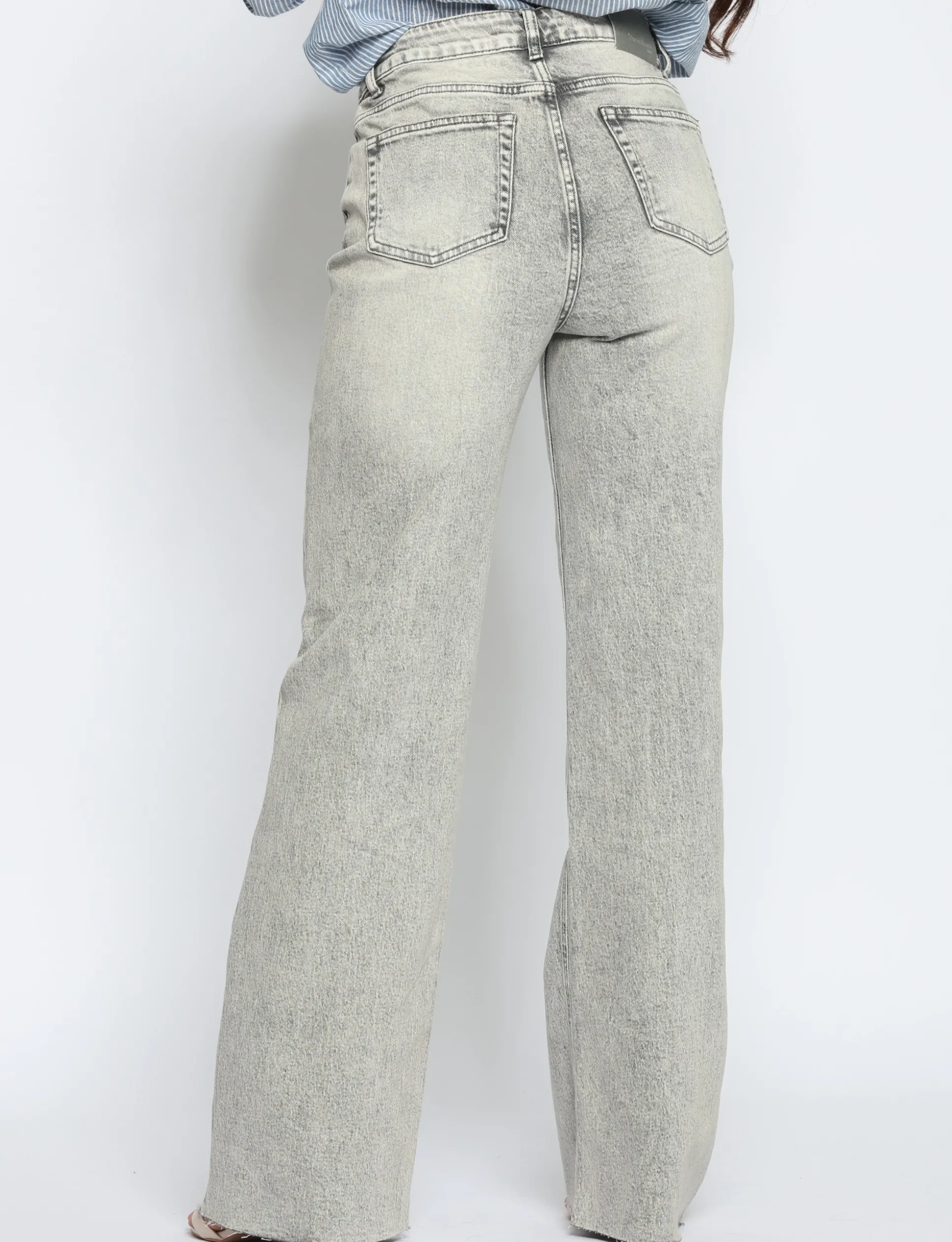 queen_hearts__wide_leg_st_1-6.webp Queen Hearts | Wide leg, Straight jeans W3636 TALL Grijs