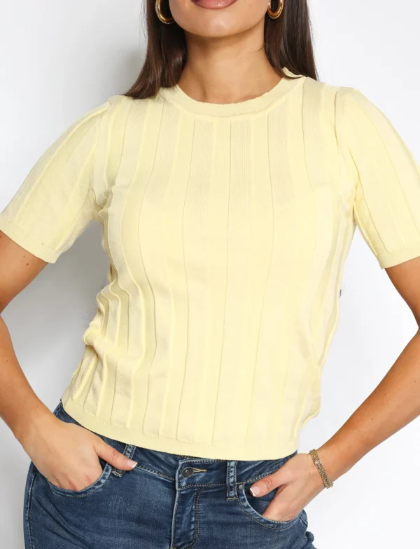 Top Lore Geel